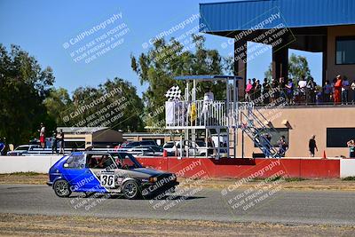 media/Sep-29-2024-24 Hours of Lemons (Sun) [[6a7c256ce3]]/StartFinish (245p-330p)/